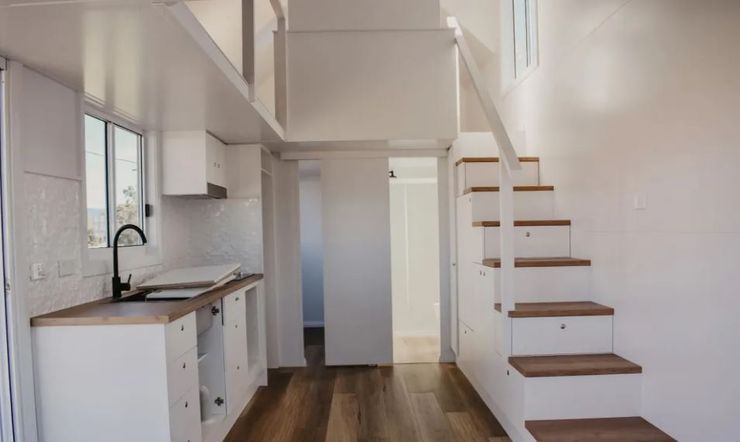 Покупка недвижимости в Австралии, минималистичные домики, жилье для бедных, домики на колесах, жилье