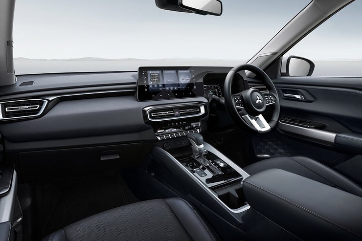 Салон кросовера Mitsubishi Destinator