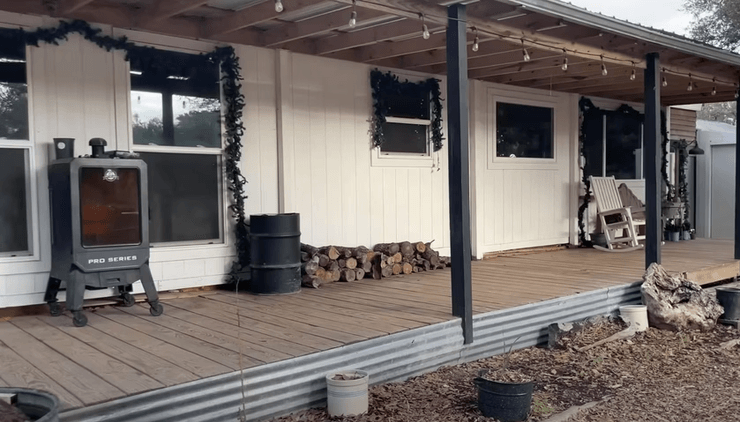 Сарай переделали в дом, два сарая, уютное жилье, сделали ремонт, комфортное жилье, ремонт своими руками, продали дом,