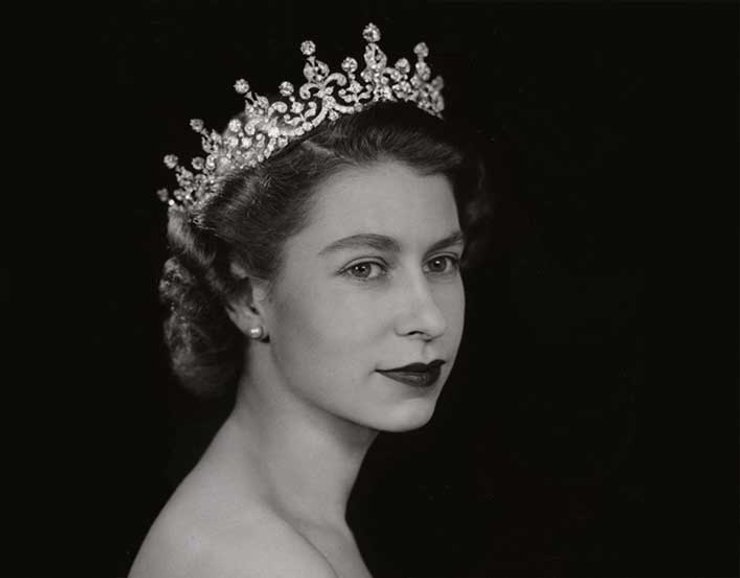 Королева Єлизавети ІІ та її тіара