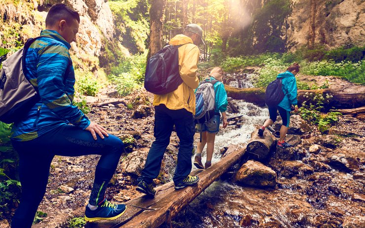 фото, поход, горная река, Как собрать туристический рюкзак в поход