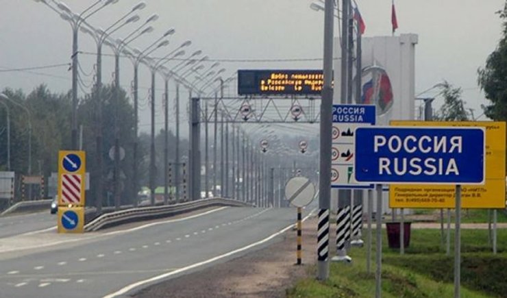 Проблема еще и в том, что неизвестно точное количество тех, кто выехал в Россию, а еще — собираются ли они вернуться