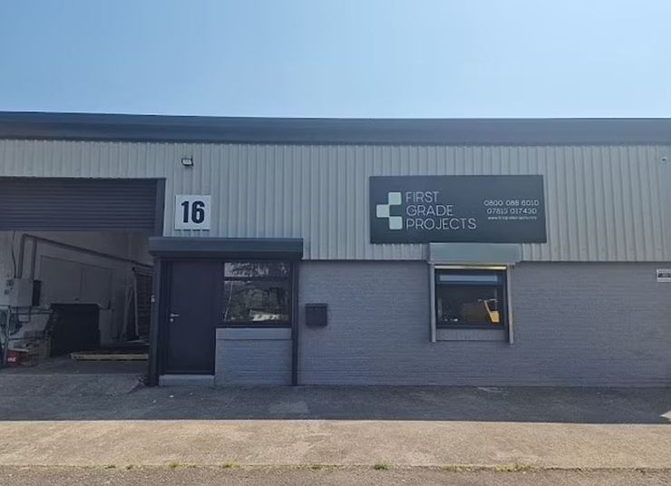 Никита Твитчен из Уэльса отсудила компенсацию у своего работодателя, который уволил ее из-за новой беременности