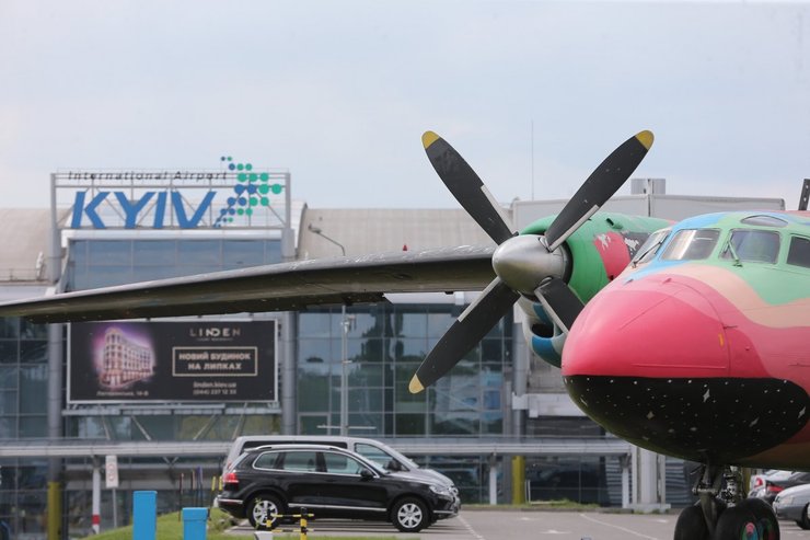 авиакомпании в Украине, авиарейсы в Украине, аэропорт Львов, аэропорт Ужгород, аэропорты в Украине, открыть небо, пассажирские авиаперевозки, открыть небо для самолетов в Украине, авиасообщение в Украине