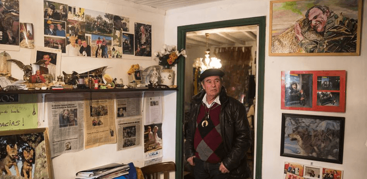 Жив із вовками, іспанський Мауглі, Пантоха, 12 років жив із вовками, жив у печері, мати-вовчиця, сумує за диким життям, виріс у печері