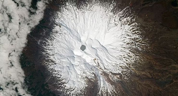 Тот самый снимок Руапеху с МКС.