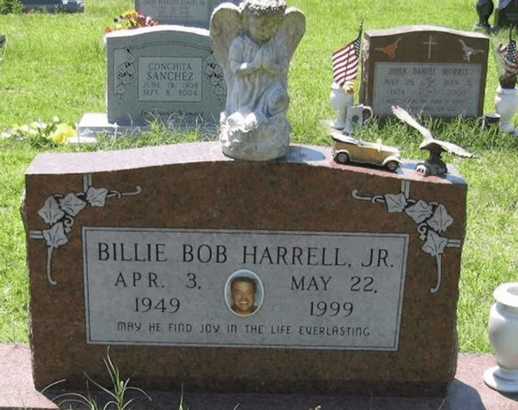 Покончил с собой, победитель лотереи, могила, похороны, кладбище, надгробие,