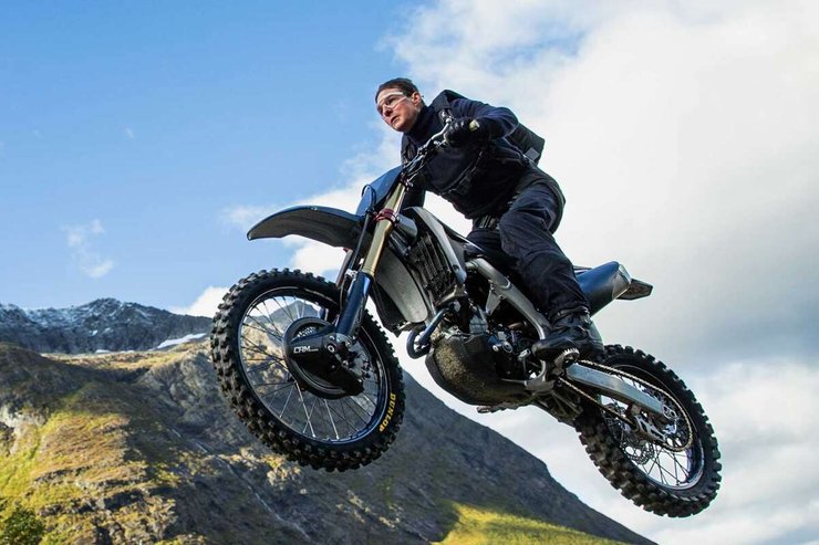 Том Круз летит в бездну