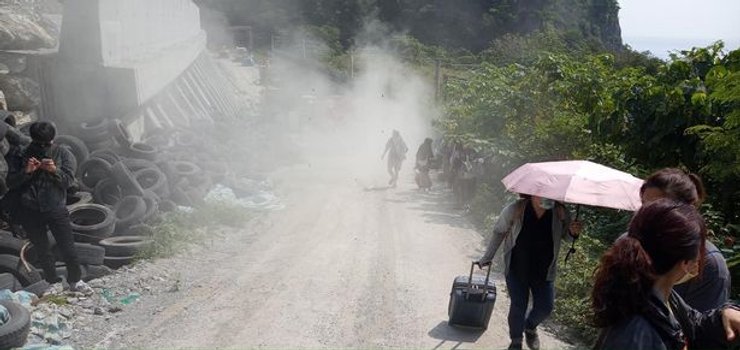 Поезд, Тайвань, железнодорожная катастрофа, туннель, грузовик, жертвы