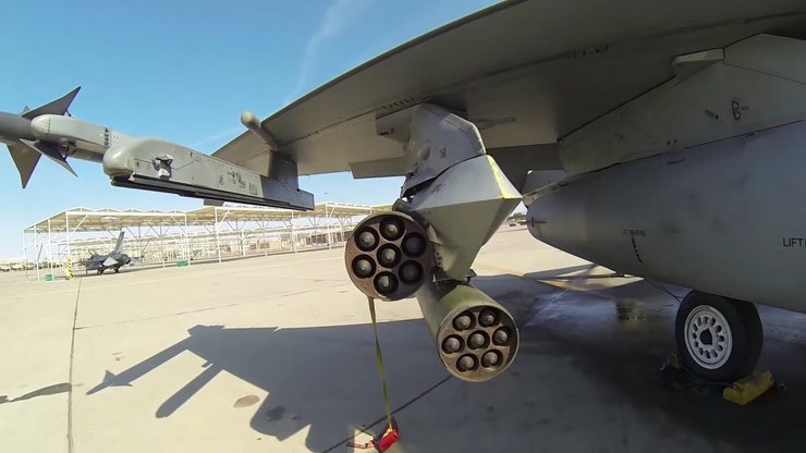 истребитель F-16 с LAU-131/A