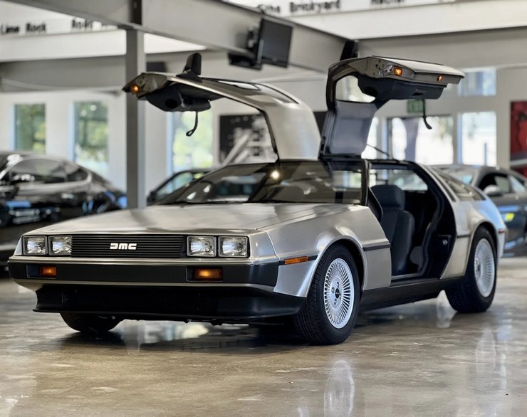 DeLorean DMC, DeLorean DMC-12 1981, DeLorean DMC-12, назад в будущее