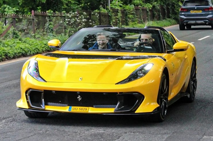 Ferrari 812 Competizione Aperta