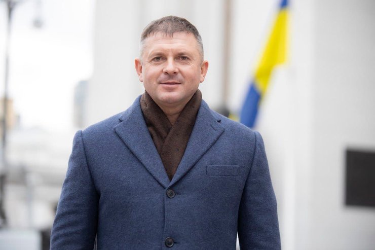 Молоток омтетил, что на неформальную встречу пришли 24 члена бюджетного комитета