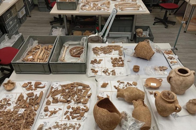 поховання, гробниця, розкопки, знахідка, дослідження, останки, археологи, археологія, римляни, камера, шахта, вчені