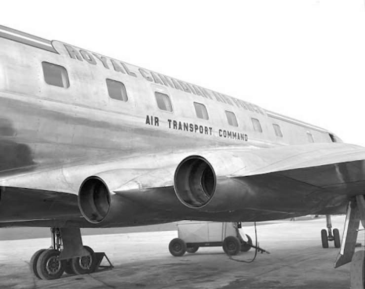 літаки з квадратними вікнами