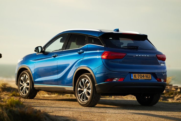 Dongfeng Seres 3, кроссовер Dongfeng, электромобиль Dongfeng, новый Dongfeng Seres 3, китайский электромобиль