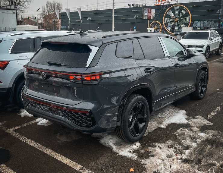 новый Volkswagen Tayron, Volkswagen Tiguan, Volkswagen Tiguan, кроссовер Volkswagen, Volkswagen Tayron 2025