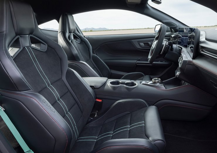 Салон Ford Mustang