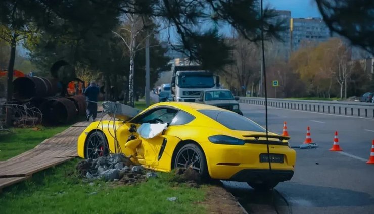 ДТП Porsche Cayman, Porsche 718 Cayman, спорткар Porsche, Porsche 718