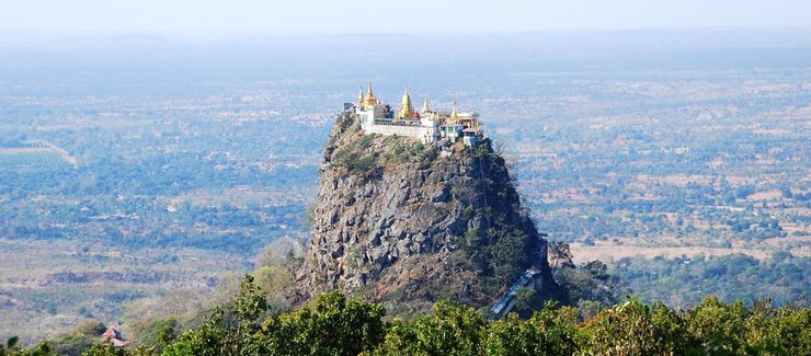 Монастырь возле священной горы Попа