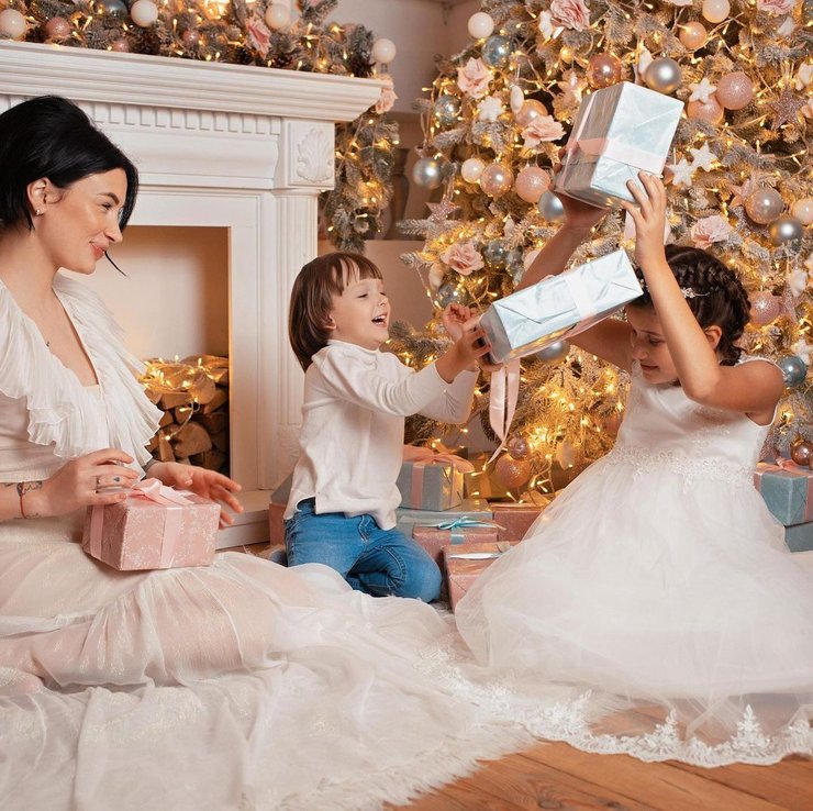 Анастасия Приходько с детьми