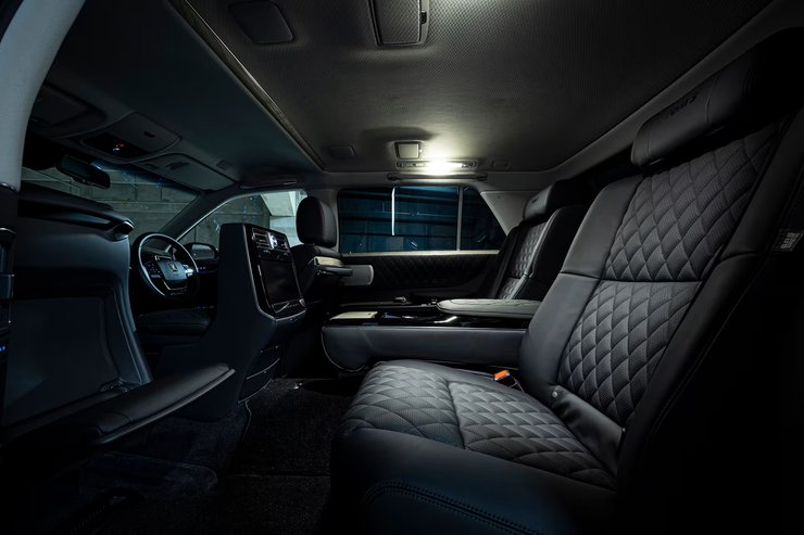 салон Toyota Century