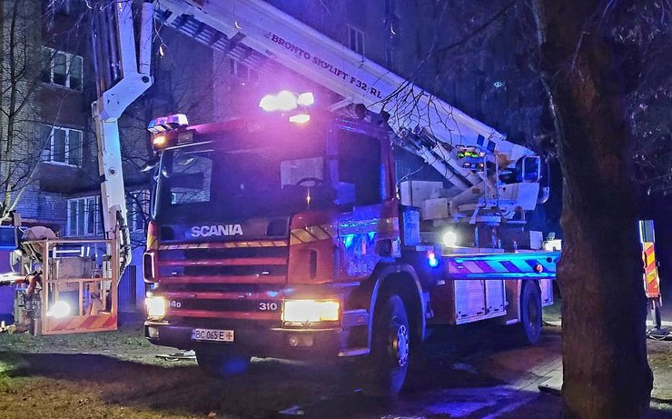 во львове загорелась многоэтажка