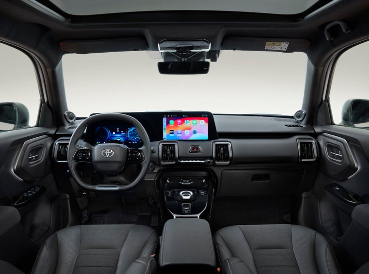 салон Toyota Urban Cruiser, новий Toyota Urban Cruiser, електромобіль Toyota