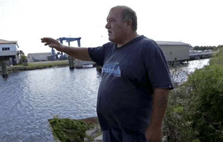 НЛО, инопланетяне, похищение людей, доказательство существования НЛО, пришельцы похитили человека, инопланетянами с клешнями краба, свет в небе