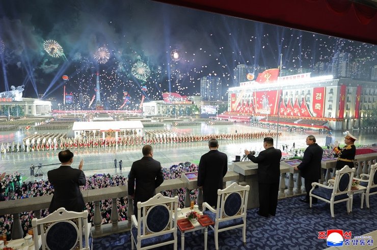 ким чен ин на параді в пхеньяні