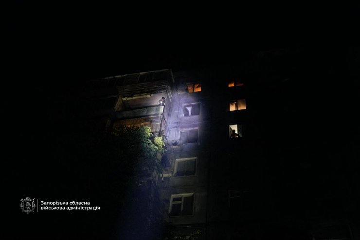 поврежденный дом в Запорожье