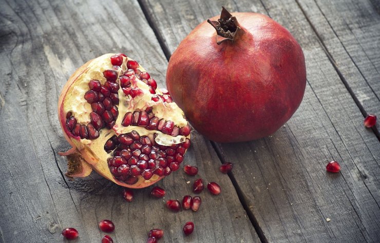 разбитый гранат, фото, новый год, традиции