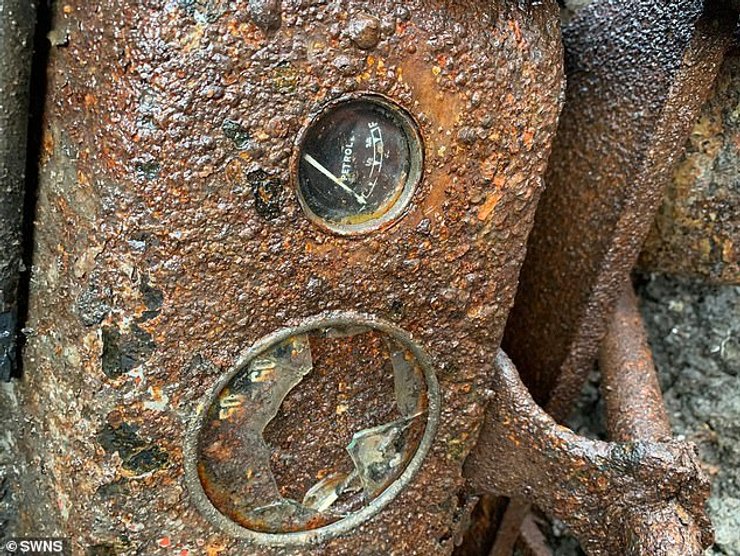 форд, машина, похороненный автомобиль, находка, Ford Popular