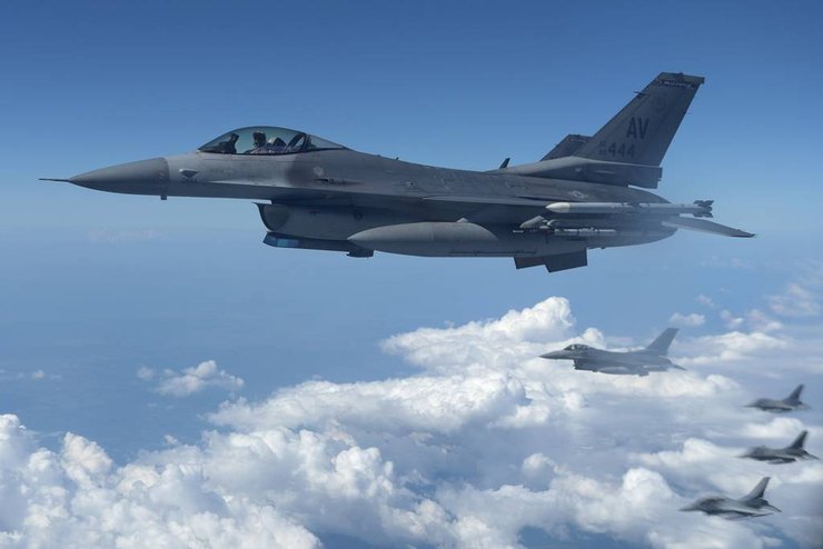 самолеты ВВС США, боевые самолеты ВВС США, самолет F-16 ВВС