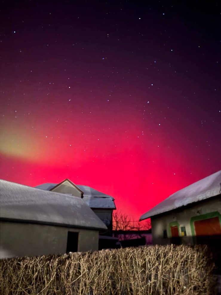 Северное сияние в небе над Львовской областью