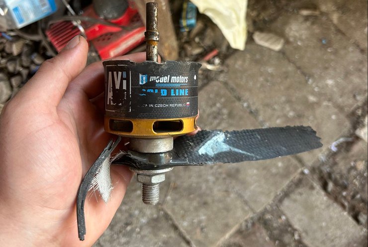 дрон Ланцет, чеський двигун