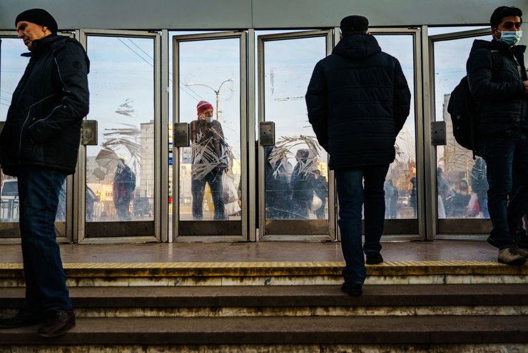 кому разрешается выезд из Украины, система шлях, выехать из украины, правила выезда из украины, кто имеет право выехать из украины, как попасть из украины в ес, правила выезда для мужчин