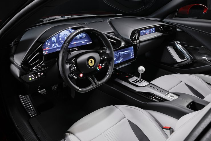 Салон Ferrari 12Cilindri Manuale