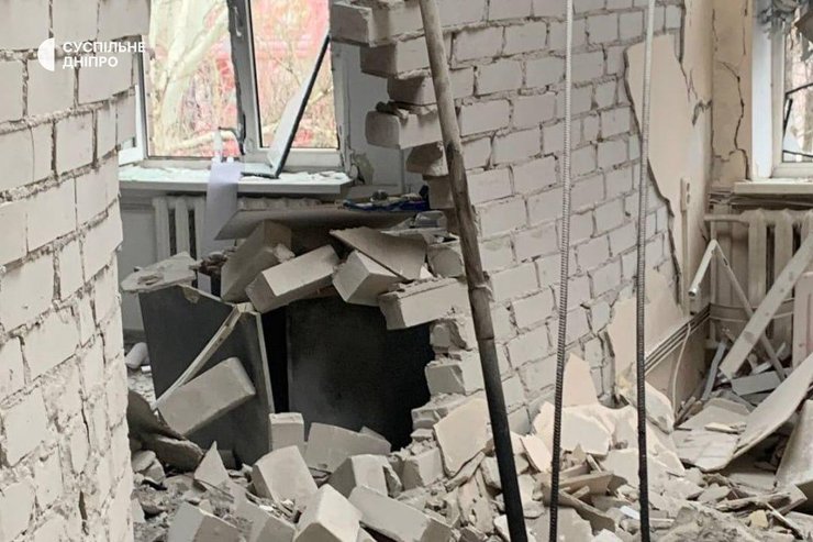 Фото будівлі телестудії "Суспільне Дніпро" після обстрілу 18 листопада
