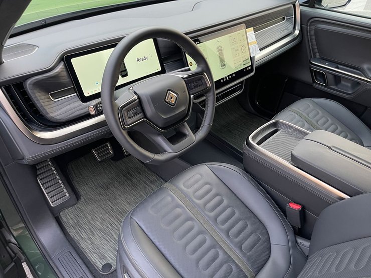 салон Rivian R1S, Rivian R1S, електромобіль Rivian