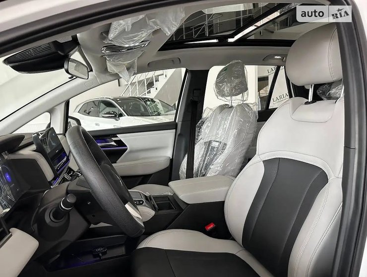 салон Mitsubishi airtrek, новий Mitsubishi Airtrek, електромобіль Mitsubishi, кросовер Mitsubishi