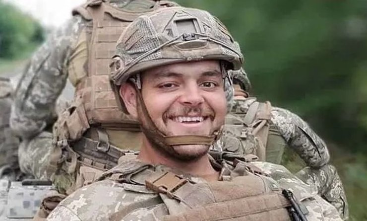 Эйслин говорил, что у его отряда не осталось оружия