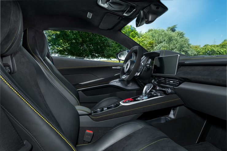 Салон Lotus Emira, новый Lotus Emira, спорткар Lotus, спорткар Lotus