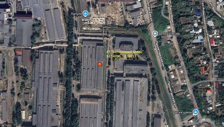 Супутникове фото з координатами точки влучання по цеху Воткінського заводу 20 січня