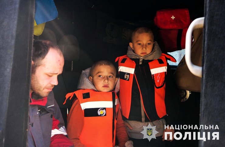 полиция, эвакуация, дети, Украина