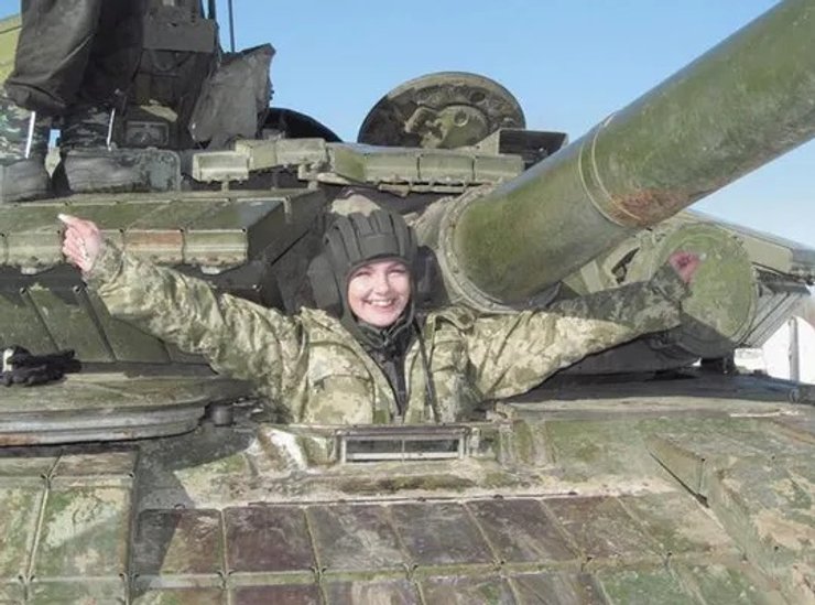 Тетяна з легкістю керувала 50-тонною машиною