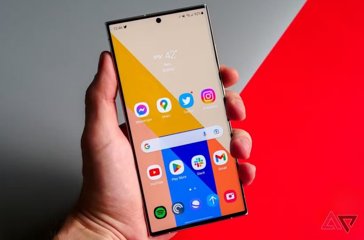 Смартфон із вигнутим дисплеєм