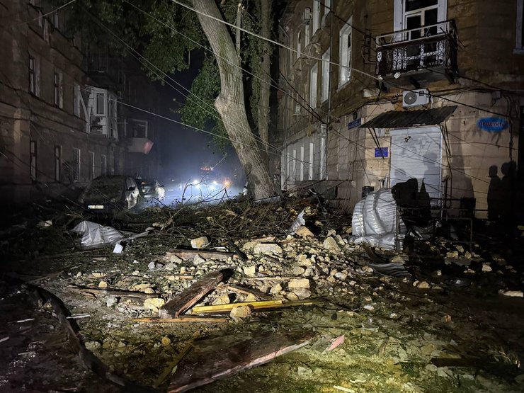Мэр Геннадий Труханов показал последствия ночной атаки на Одессу 10 июня