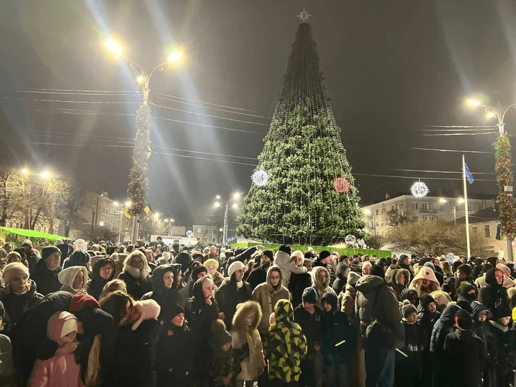 ялинка чернівці