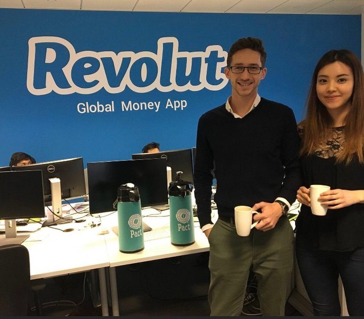 банківські рахунки росіян у світі, грошові перекази росіян за кордон, обслуговування росіян у зарубіжних банках, рахунки громадян РФ у банках за кордоном